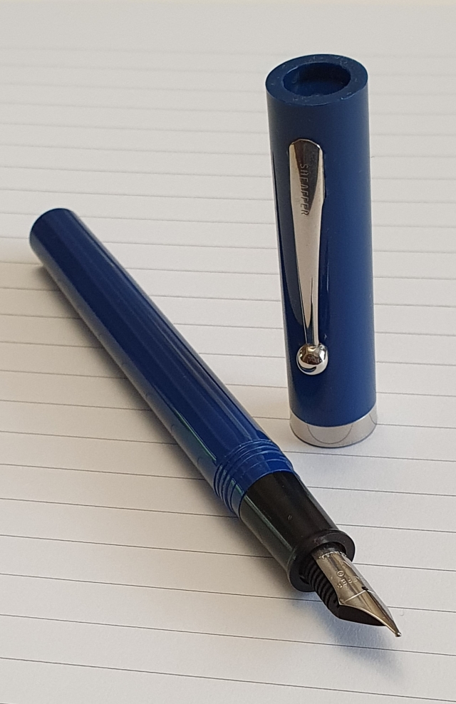 Pen identification. Anyone recognize this pen? Found it a while ago and  want to buy more : r/pens