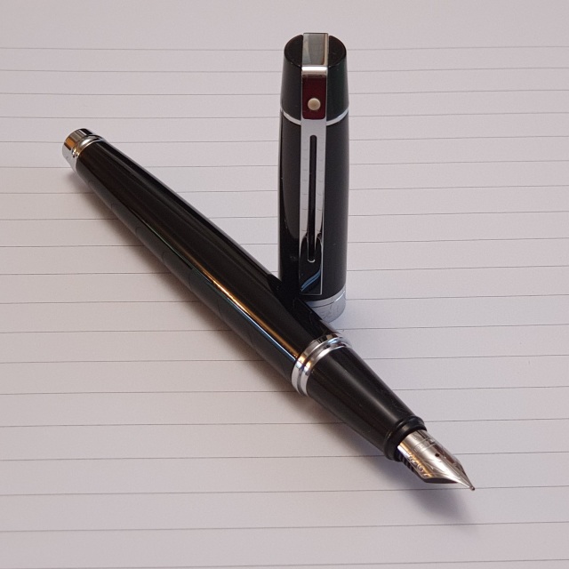 An overdue look at the Sheaffer 300 fountain pen.